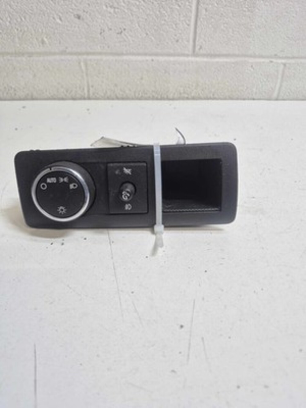 GM Chevrolet Silverado GMC Sierra Headlight Switch